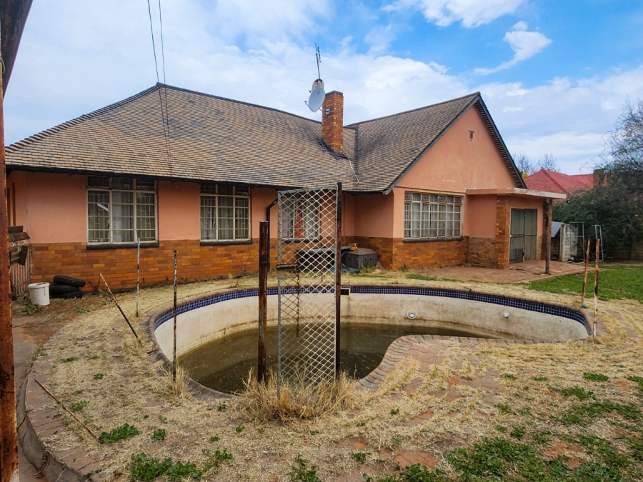 4 Bedroom Property for Sale in Stilfontein North West